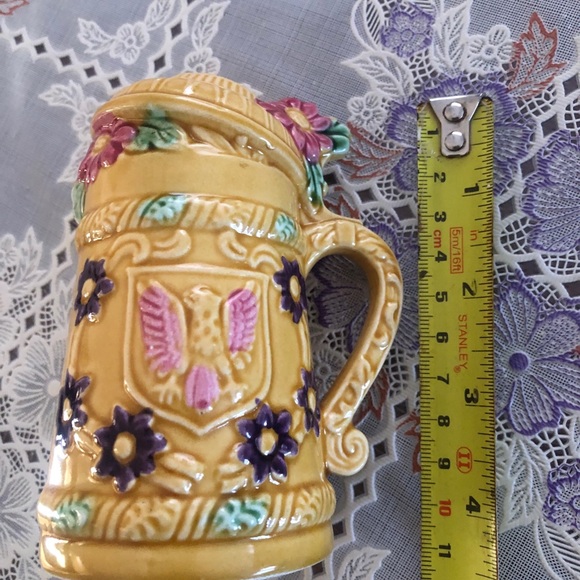 A pair of salt and pepper shakers made in Japan - Picture 5 of 5